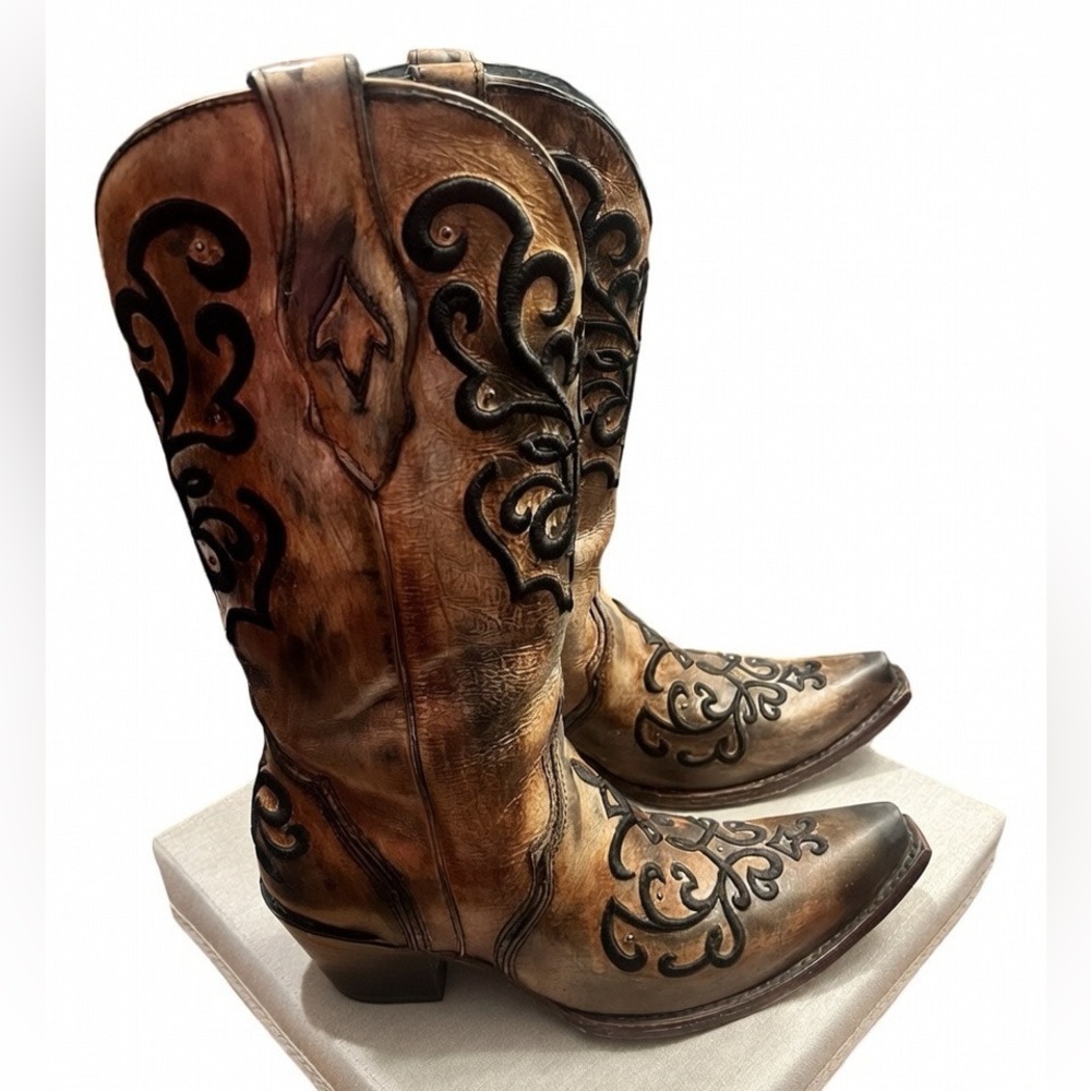 Distressed Cowgirl Boots